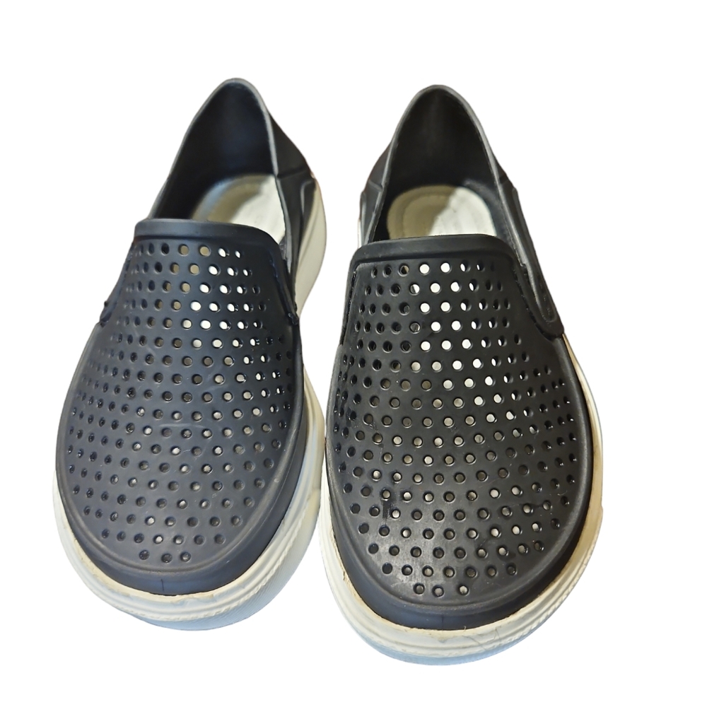 Citilane black and White Toddler Crocs size 8 unisex perfect used condition